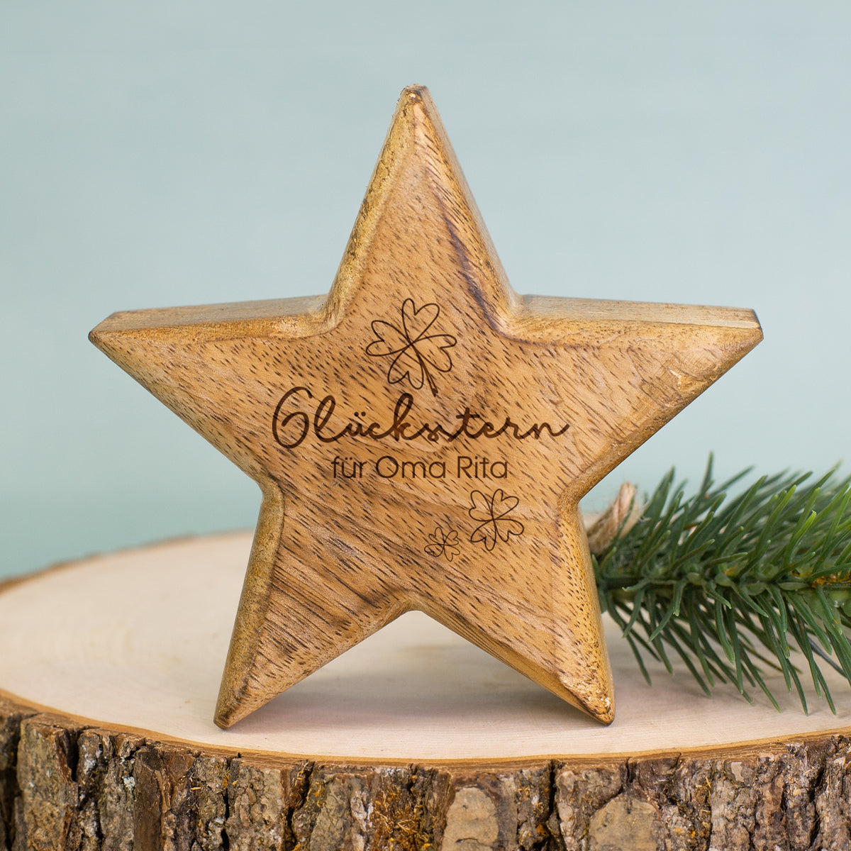 Stern aus Holz mit personalisierter Gravur