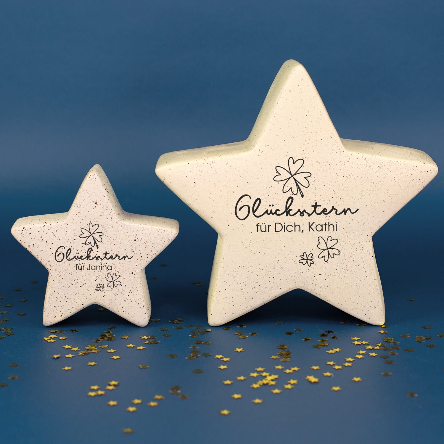 Zwei Glückssterne von Leonardo aus Keramik in Creme, personalisiert in zwei Größen
