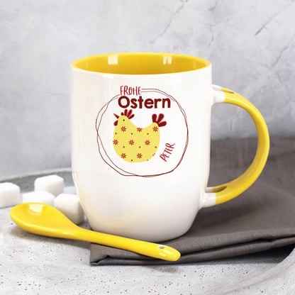 Oster Löffeltasse mit Name Peter, gelbem Henkel und Löffel, Motiv „Frohe Ostern“ mit Huhn