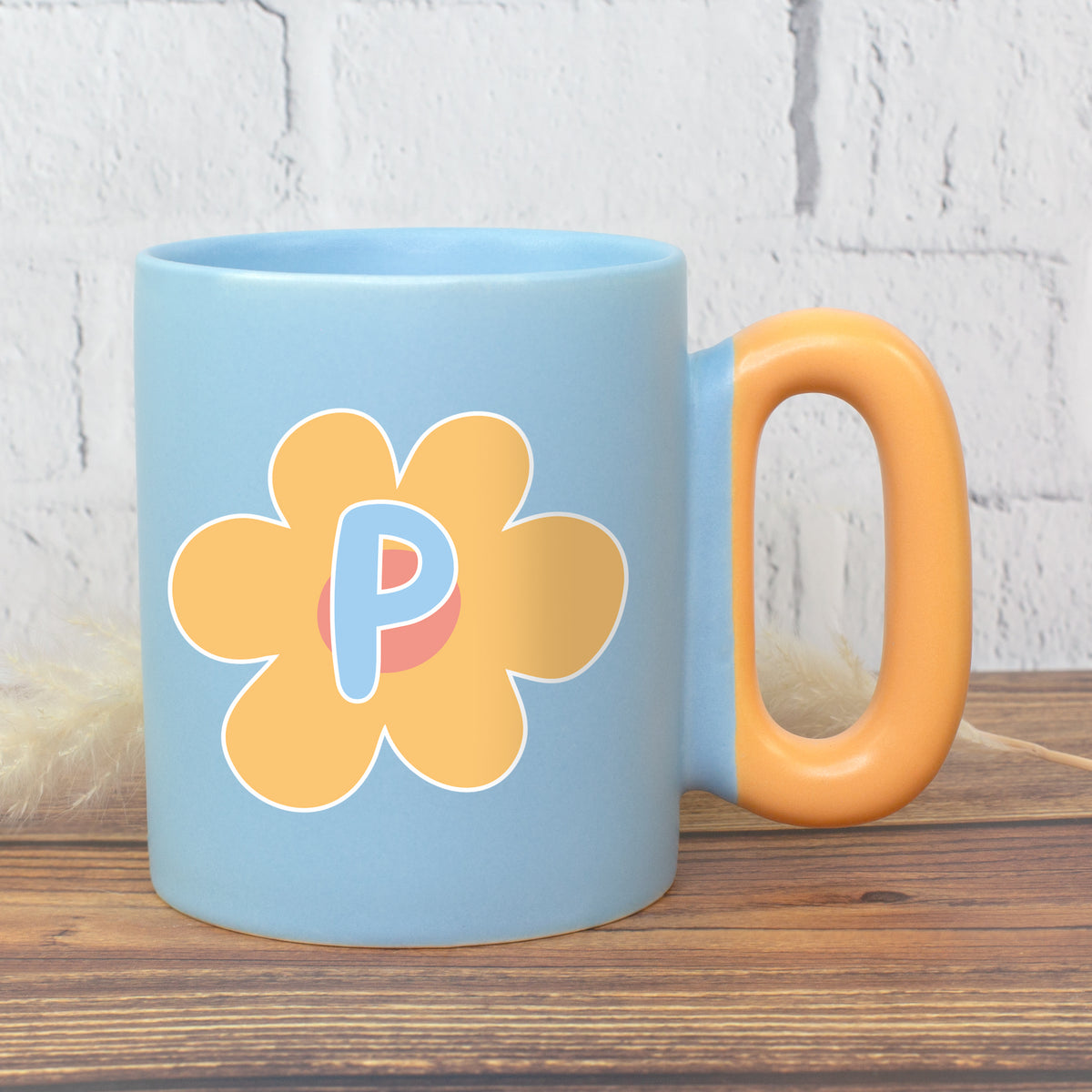 Personalisierte Tasse mit Blume & Initiale