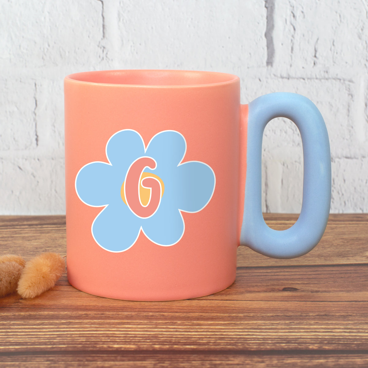 Personalisierte Tasse mit Blume & Initiale