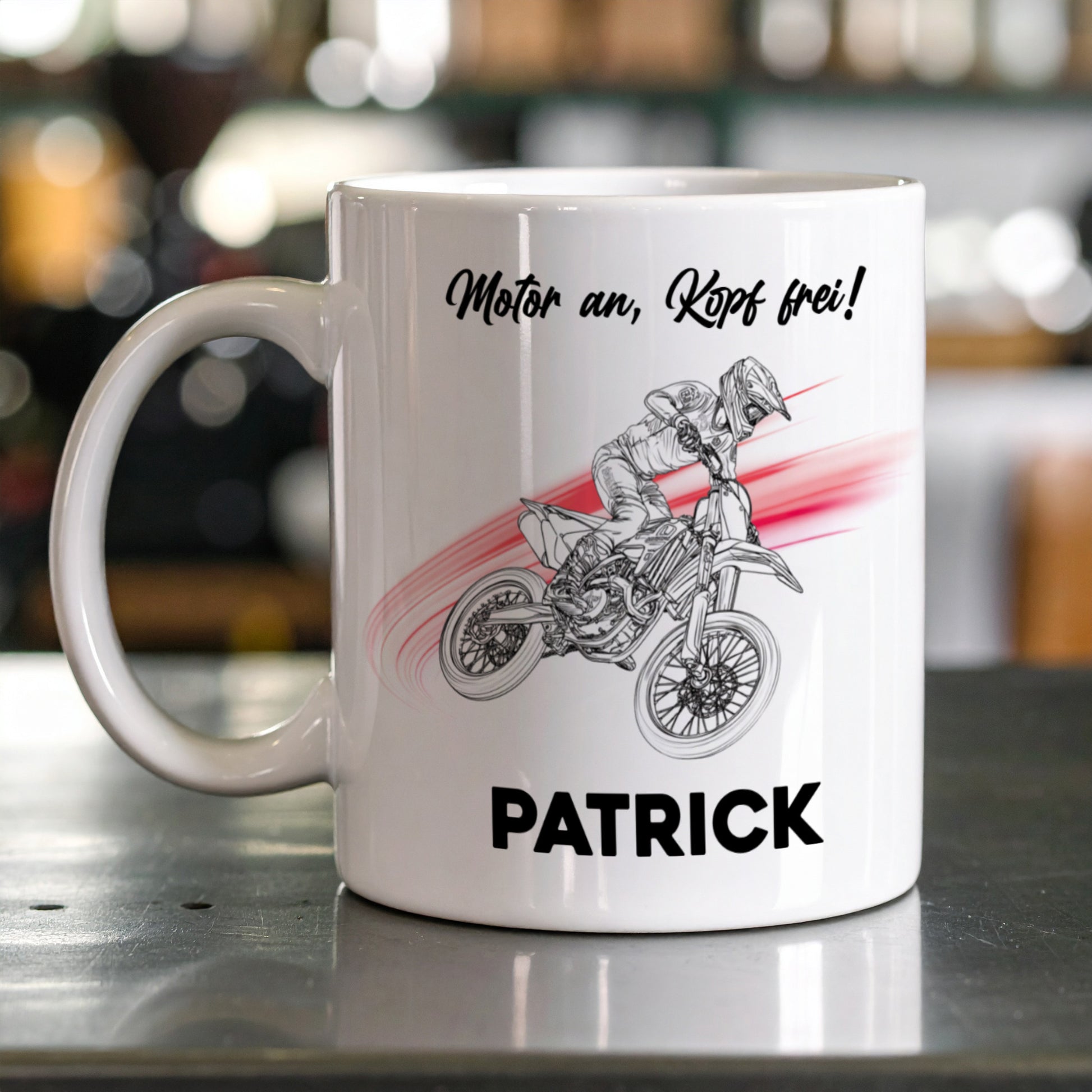 Biker-Tasse mit Enduro-Motiv, Name Patrick und Spruch Motor an Kopf frei