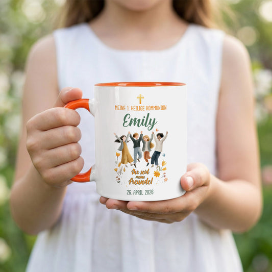 Detailansicht der Kommunionstasse mit individuellem Namen und Leitwort „Ihr seid meine Freunde!“