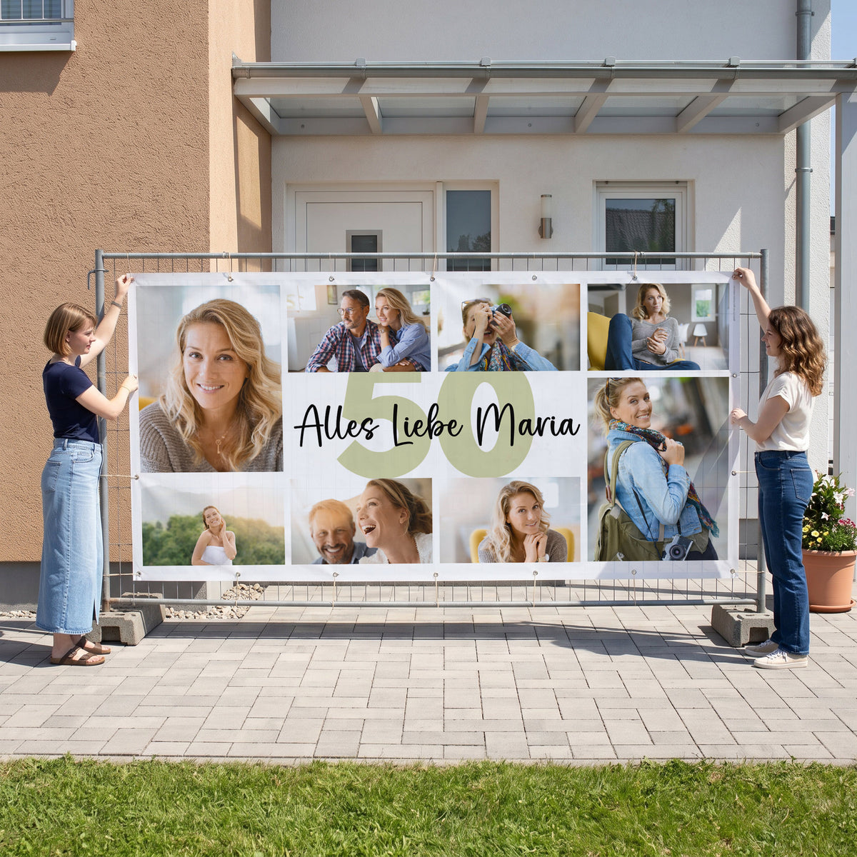Großes Geburtstagsbanner mit eigenen Fotos, Alter 20 und Wunschtext Alles Liebe zum Geburtstag am Bauzaun