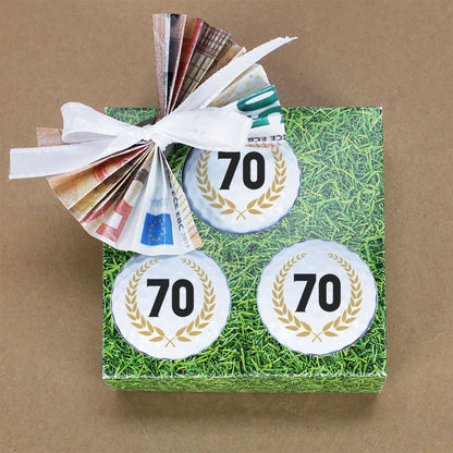3er Set Golfbälle mit Zahl 70 im Lorbeerkranz als Geschenk zur Rente verpackt