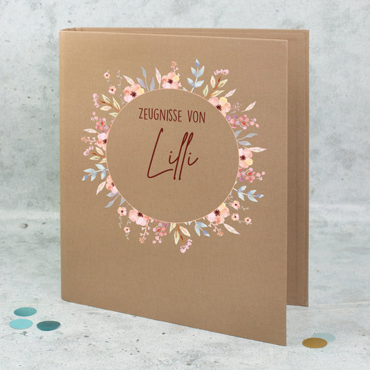 Zeugnismappe aus Leinen in Braun mit Blumenkranz und Name Lilli, personalisierbar