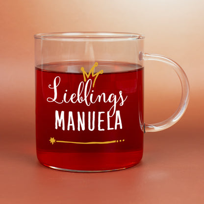 Personalisiertes Teeglas von Leonardo mit Wunschtext „Lieblings Manuela“ und goldenen Akzenten