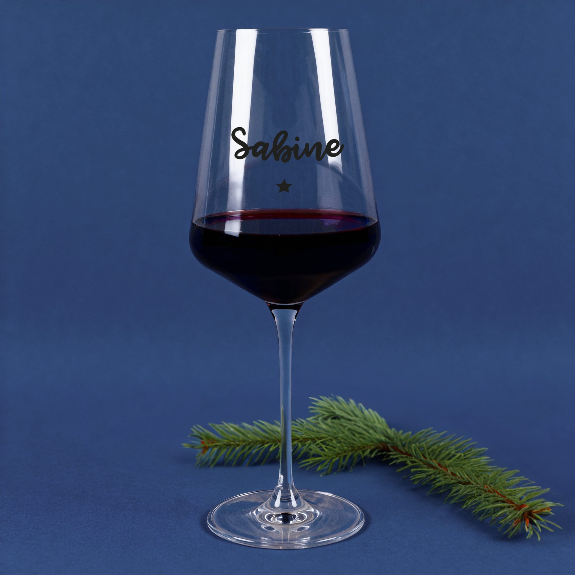Weinglas mit schwarzem Namensdruck Sabine und Stern, weihnachtliche Dekoration
