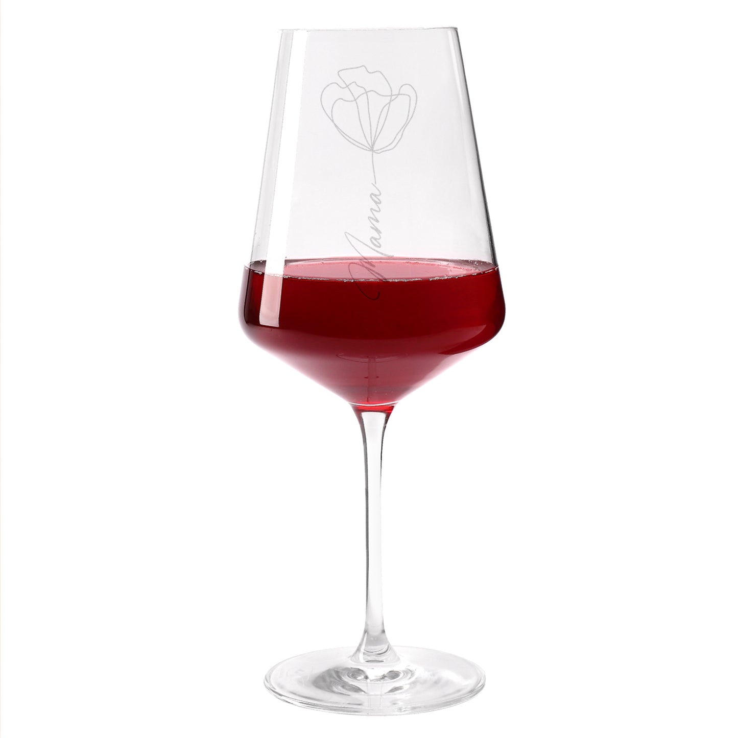 Weinglas mit Gravur Name und Blumenmotiv mit roséfarbenem Getränk vor neutralem Hintergrund