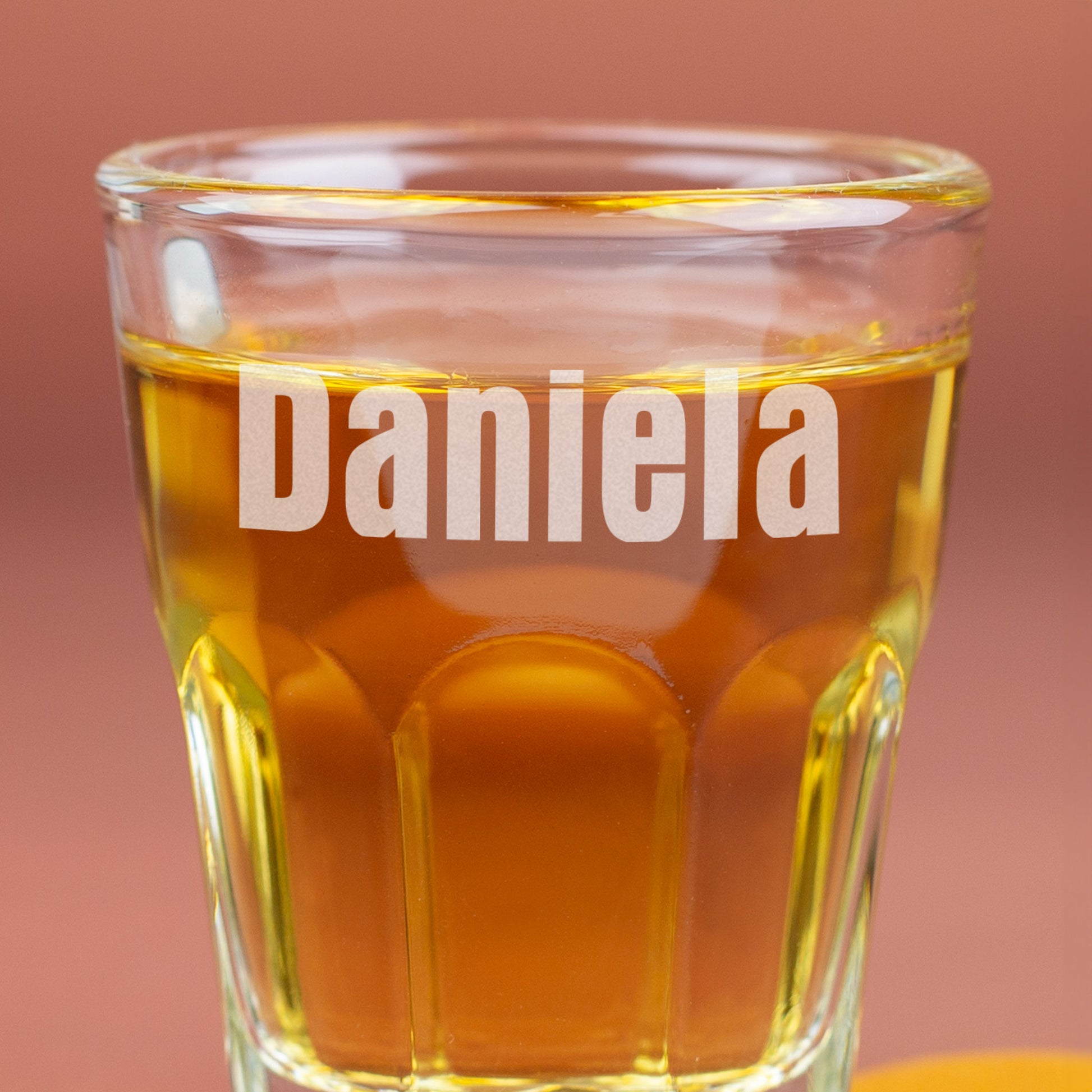 Graviertes Leonardo Stamperglas mit Name Daniela im Detail