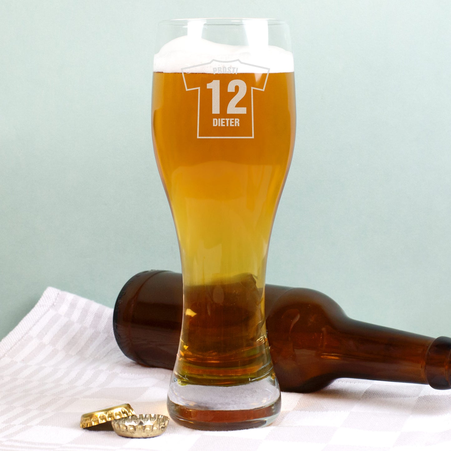 Graviertes Weizenglas mit Trikot-Motiv, Zahl 12 und Name Dieter – Leonardo Bierglas personalisiert