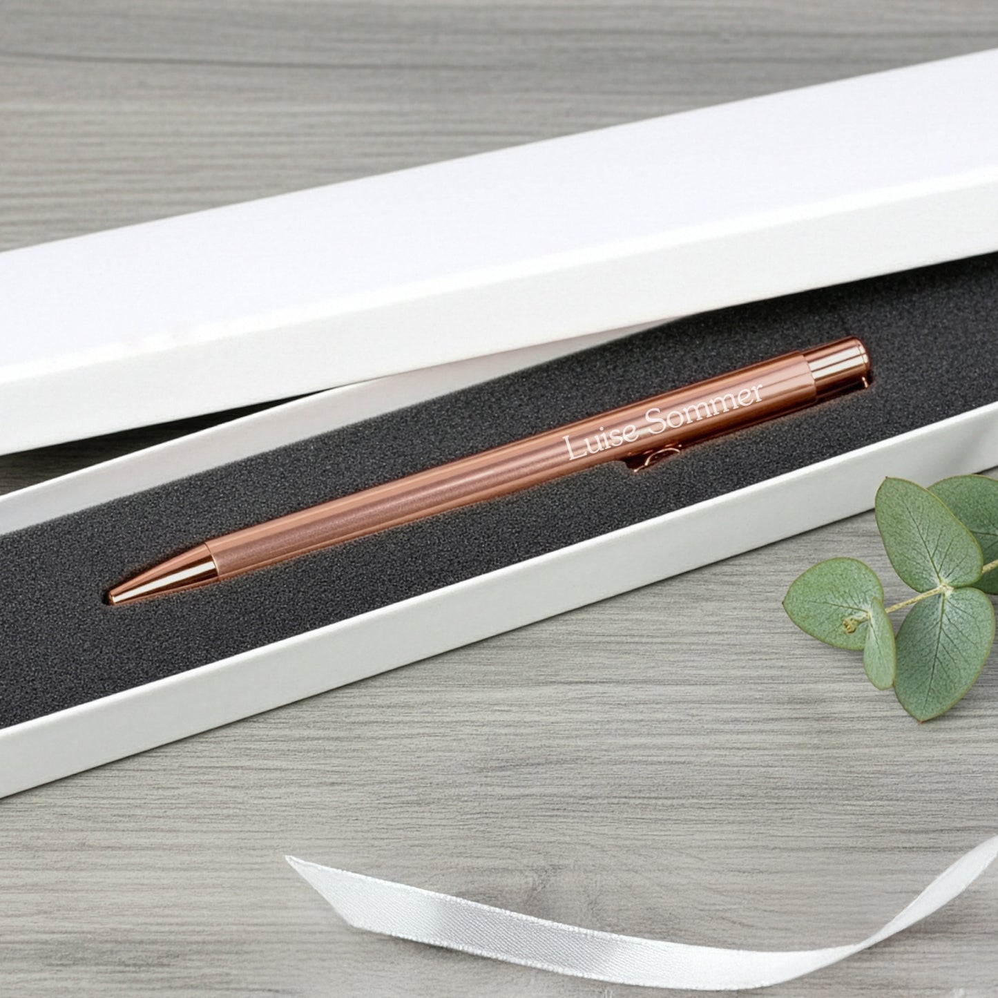 Kugelschreiber in Rosé mit Name graviert in Geschenkverpackung