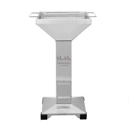 Gravierter Säulengrill aus Edelstahl von Thüros als Hochzeitsgeschenk