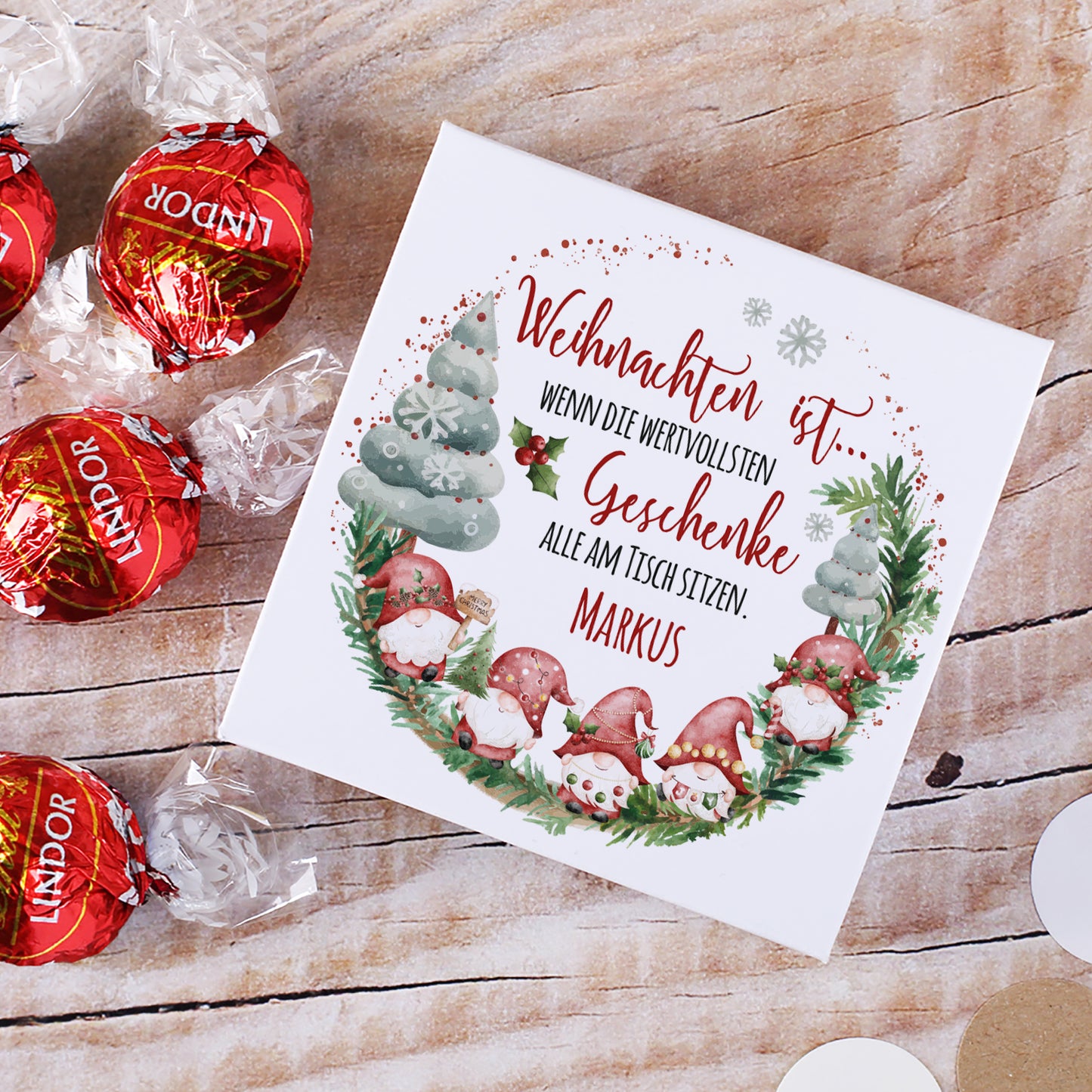 Lindorkugeln in personalisierter Geschenkbox zu Weihnachten mit Wichtelmotiv 'wertvollste Geschenke'