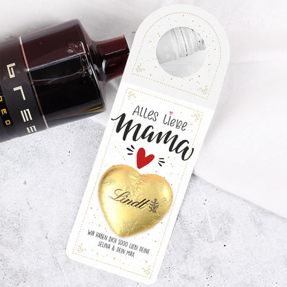 Nahaufnahme des personalisierten Bereichs unter dem Spruch „Alles Liebe Mama“ auf dem großen Anhänger.