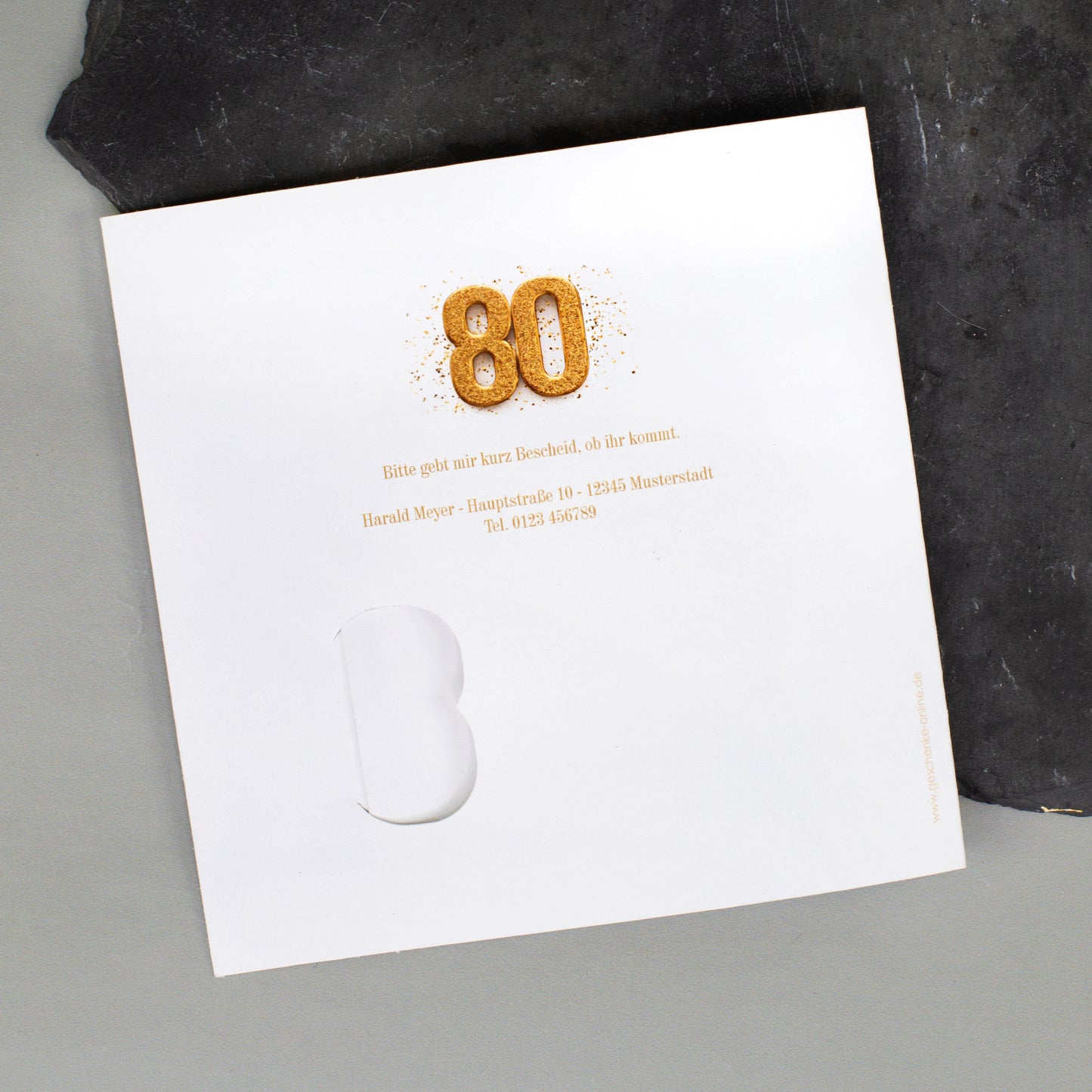 Rückseite der personalisierten Einladungskarte zum 80. Geburtstag mit Kontaktdaten von Harald Meyer