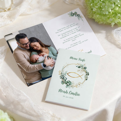 Personalisierte Taufe Einladungskarte mit Foto und Ichthys Fischmotiv im Eukalyptuskranz, Klappkarte mit Name und Datum