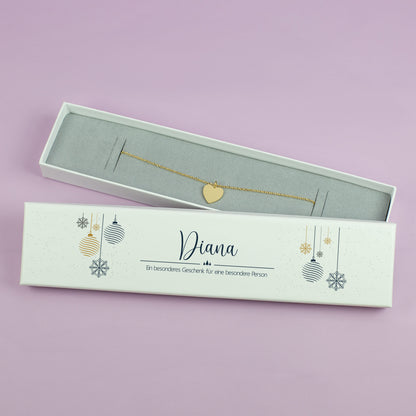 Elegante Weihnachts-Schmuckschachtel mit Name und Herzarmband, bedruckte Geschenkbox für Armbänder
