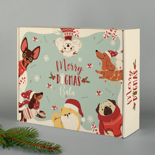 Adventskalender „Merry Dogmas“ mit Hundemotiv und Namen personalisiert, festlich dekoriert