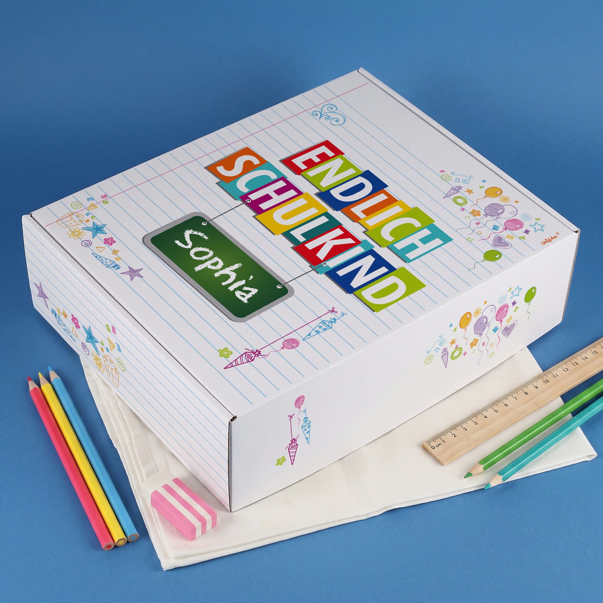 XL Geschenkkarton zur Einschulung mit bunten "Endlich Schulkind" Motiv und Wunschnamen