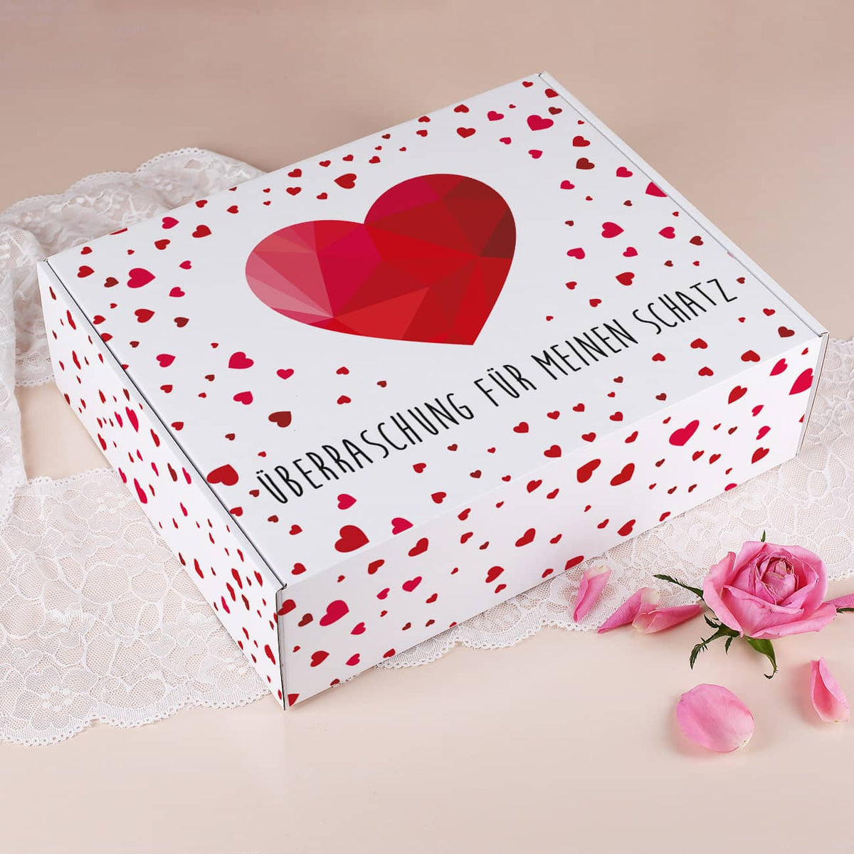 Tolle Geschenkbox mit vielen Herzen und Wunschtext