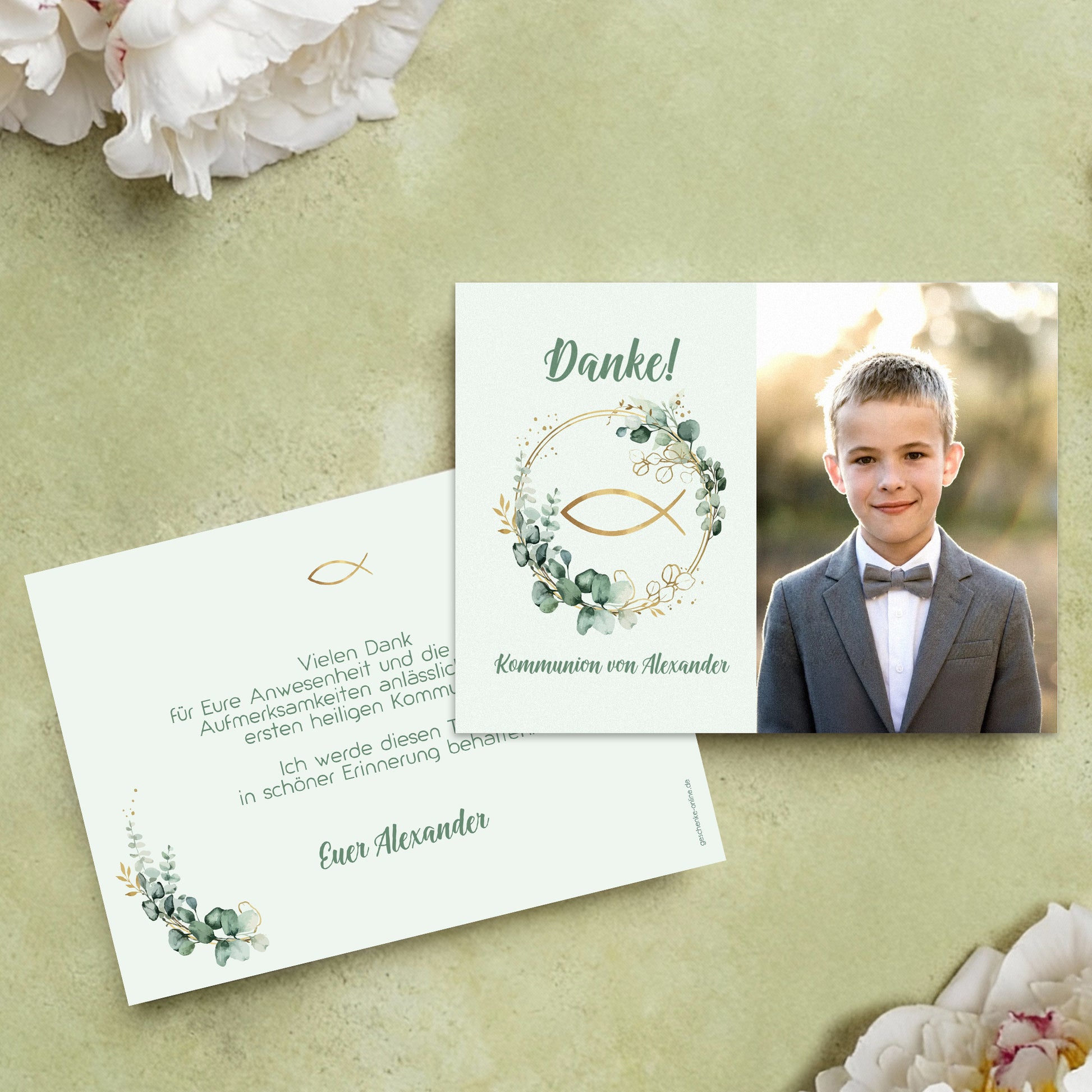 Danksagungskarte Kommunion personalisiert mit Name und Ichthys Fischsymbol, grün-goldenes Eukalyptusmotiv auf A6 Postkarte