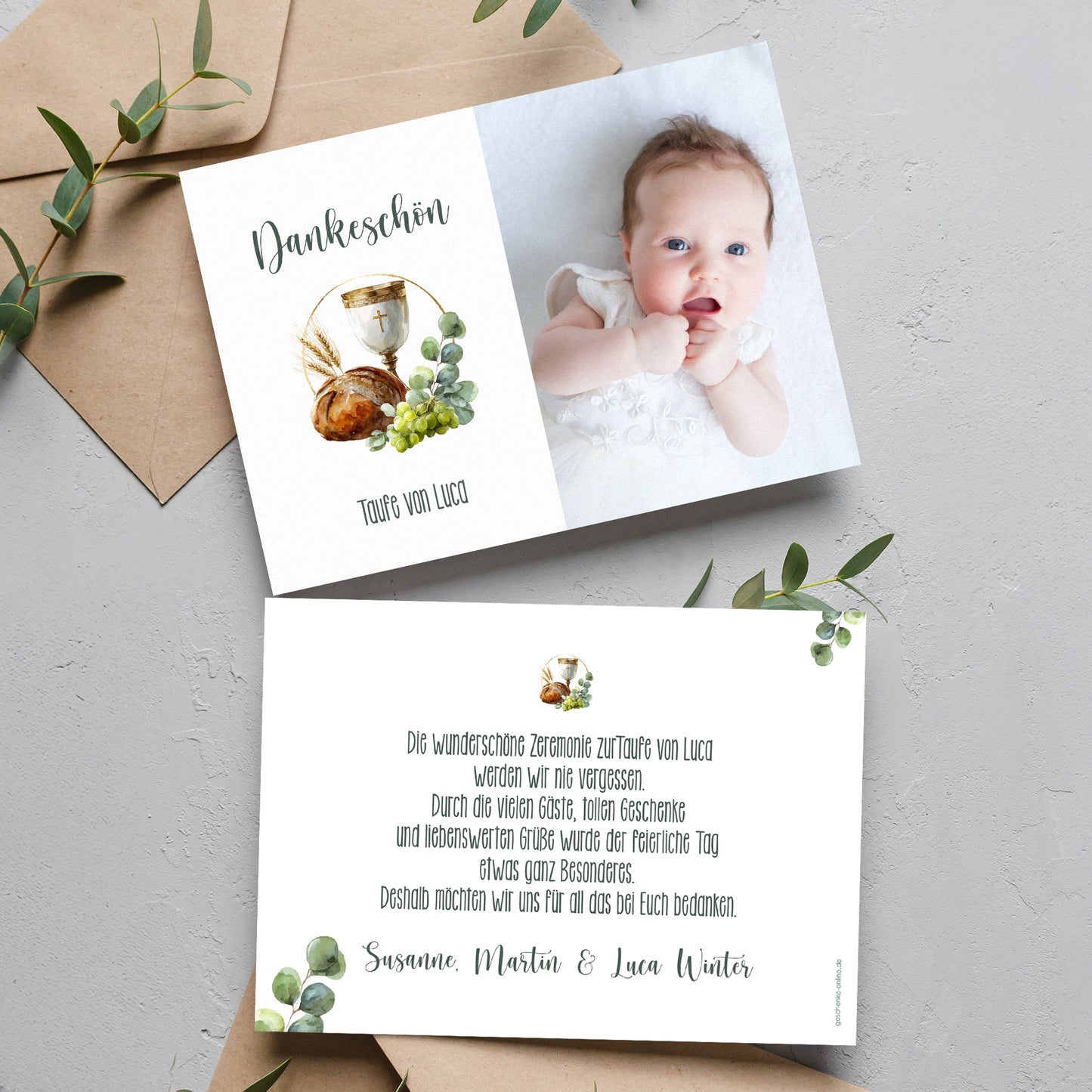 Personalisierte Dankeskarte zur Taufe mit Babyfoto und christlichem Motiv auf der Vorderseite