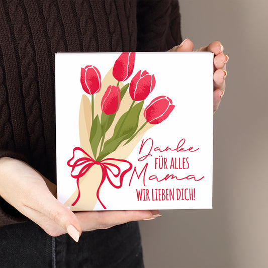 Geschenkbox mit Tulpenmotiv und personalisierter Aufschrift für Mama zum Muttertag
