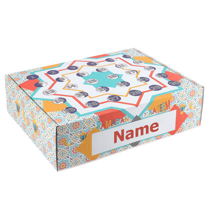 DIY Kalender zum Ramadan zum selbst Befüllen bedruckt mit 30 Mondphasen und bunten Ornamenten freigestellt auf weißem Hintergrund