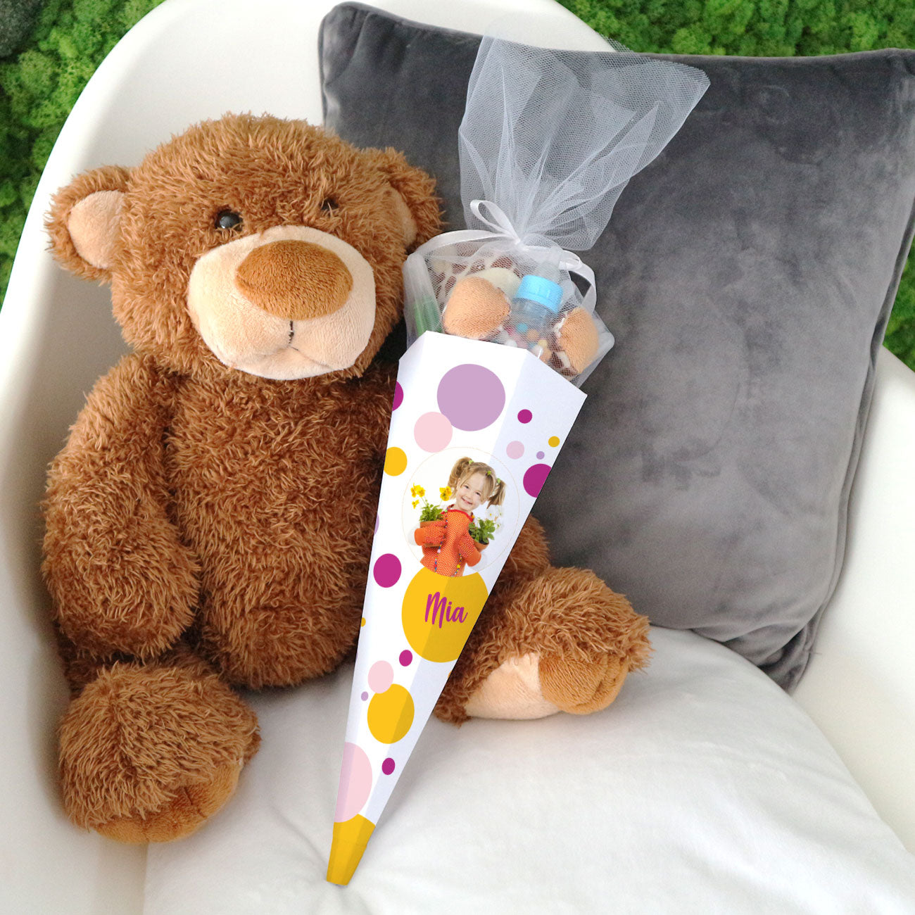 Kleine Zuckertüte mit Punkten