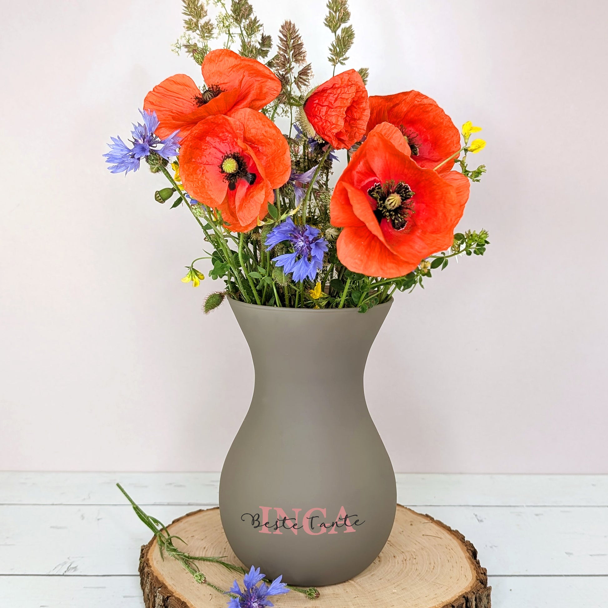 Personalisierte Ritzenhoff-Vase in Schwarz mit Blumenstrauß