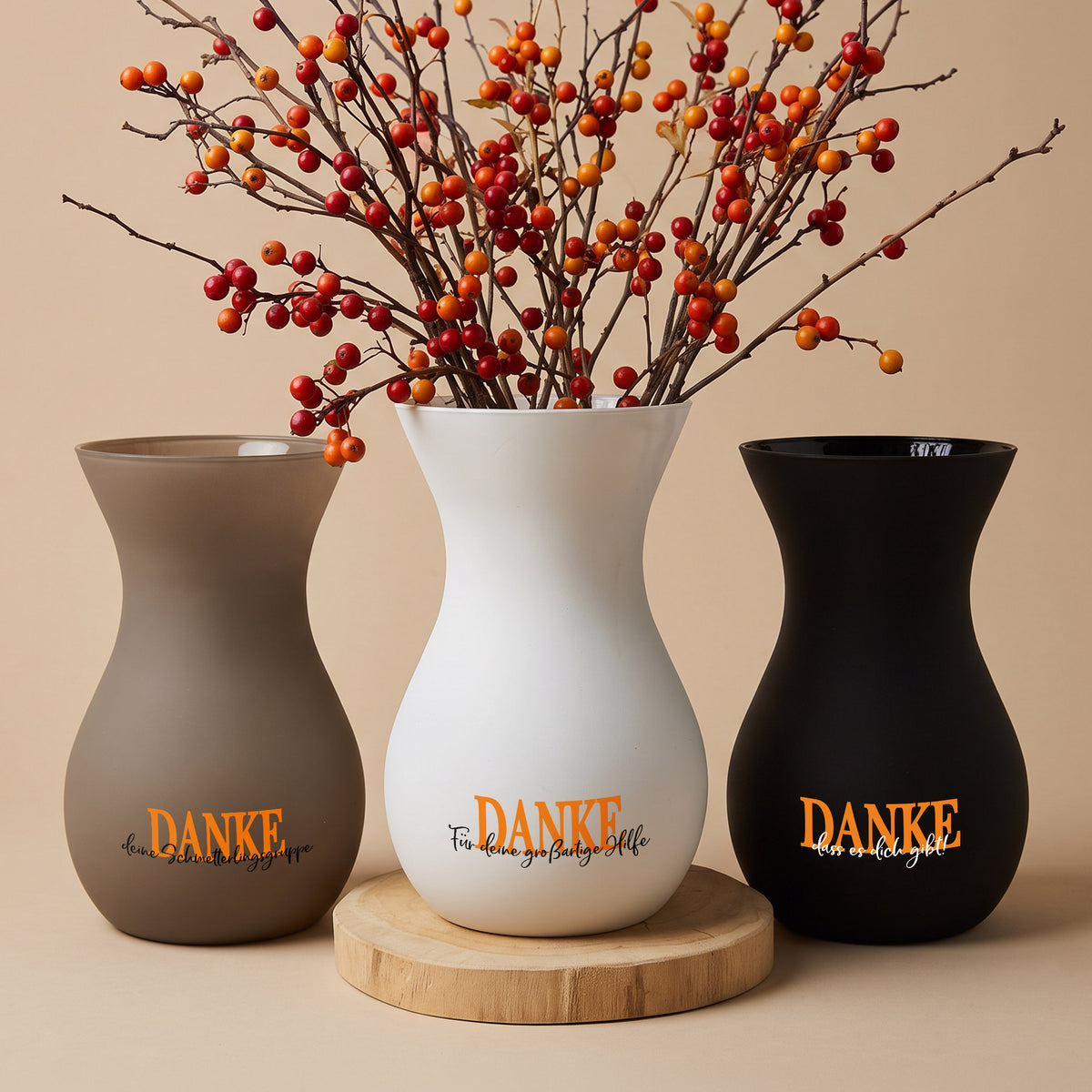 Ritzenhoff Vase in Braun, Weiß und Schwarz mit personalisiertem Wunschtext und Blumendekoration