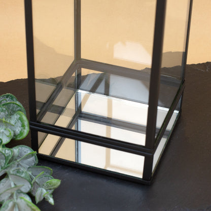 Detailaufnahme Spiegelglasboden des Windlichts Home Sweet Home