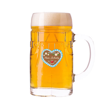 Rustikaler Bierkrug im Lederhosen-Design mit Lebkuchenherz und Namensaufdruck