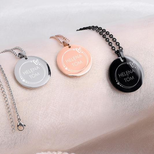 Gravierte Namenskette mit Herzen - in Silber, Schwarz oder Roségold