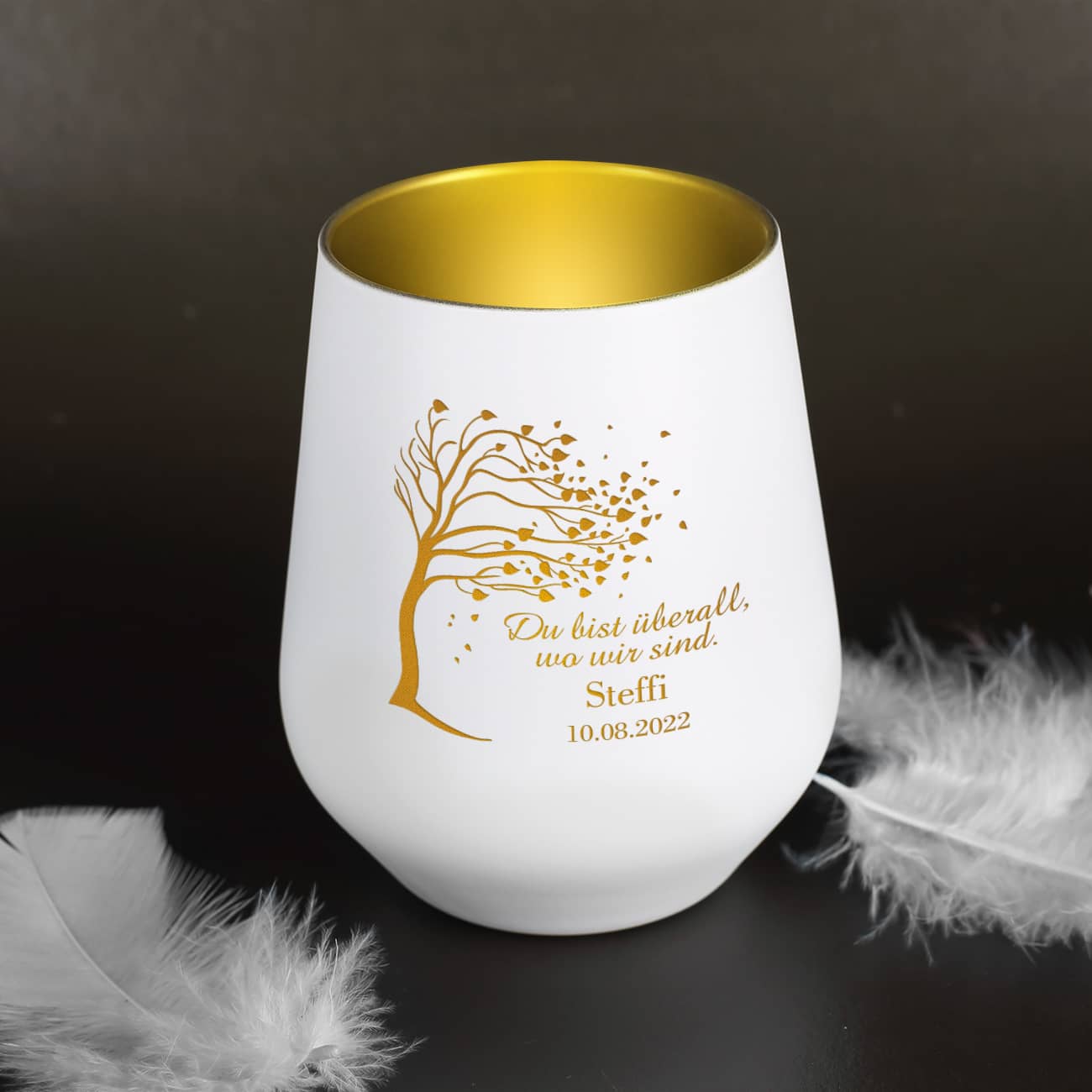 Kerzenbecher mit persönlicher Gravur als Erinnerungsstück an einen lieben verstorben Menschen
