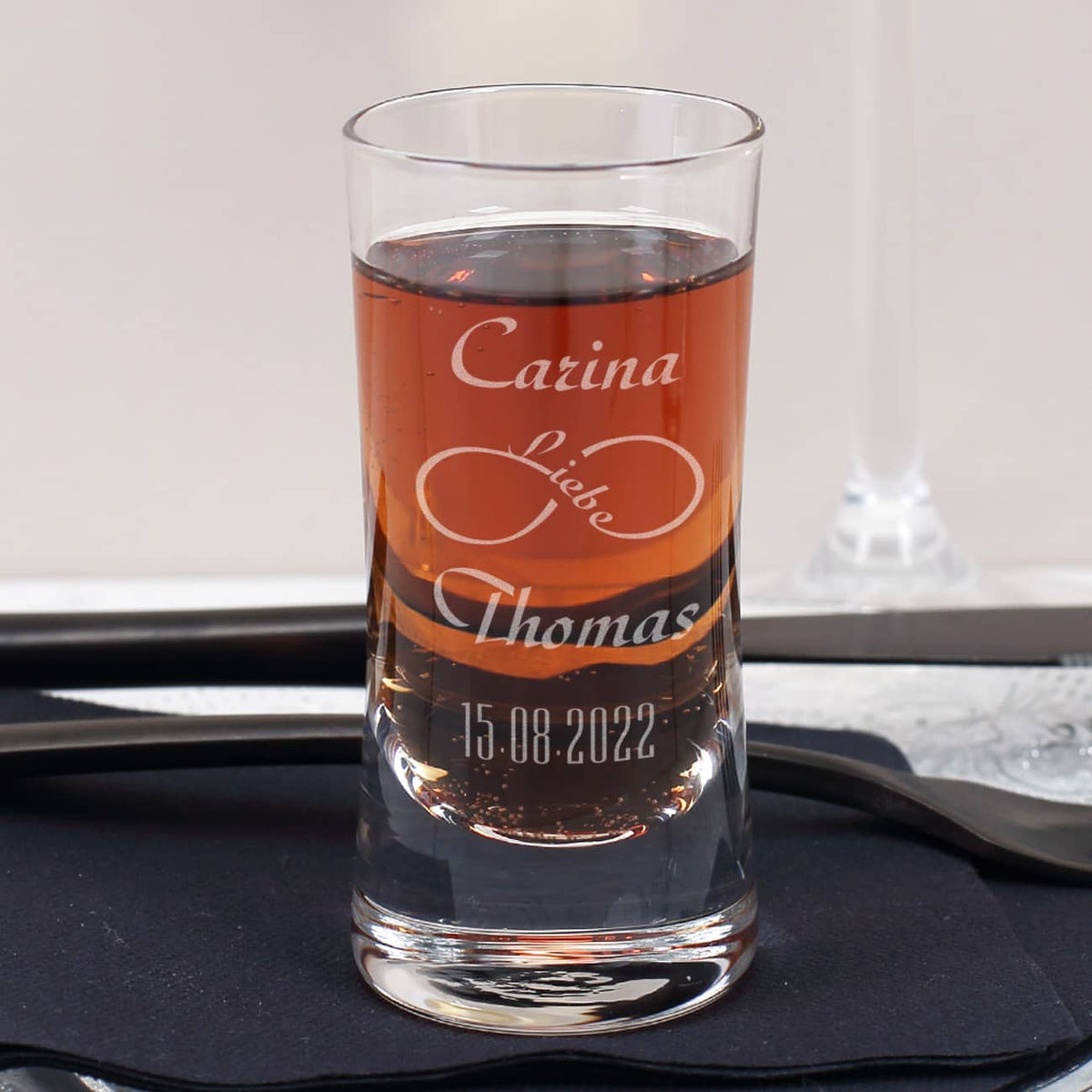 Schnapsglas zur Hochzeit mit Gravur unendliche Liebe, Namen und Datum –