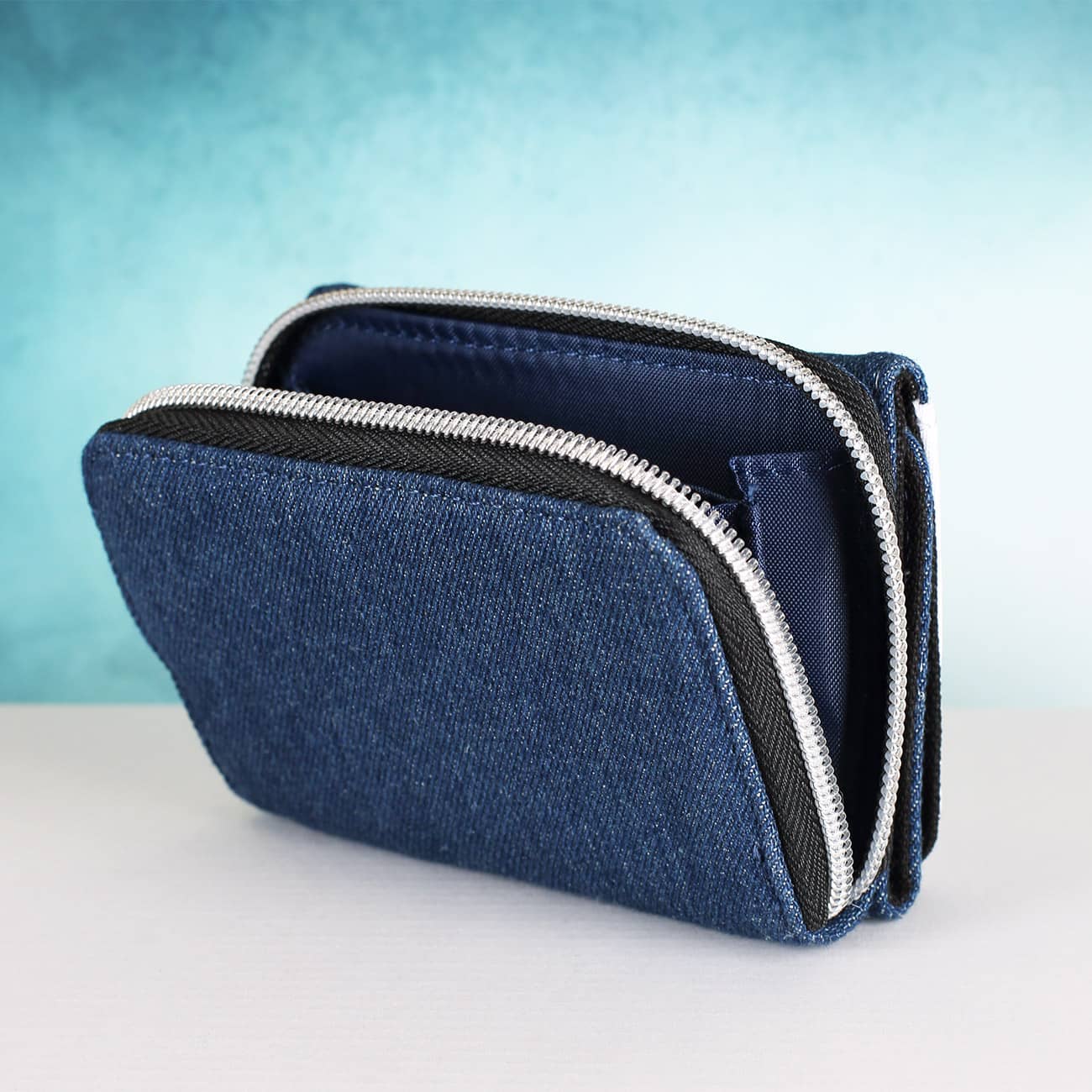 Jeansgeldbörse mit Polizeimotiv und Namensaufdruck