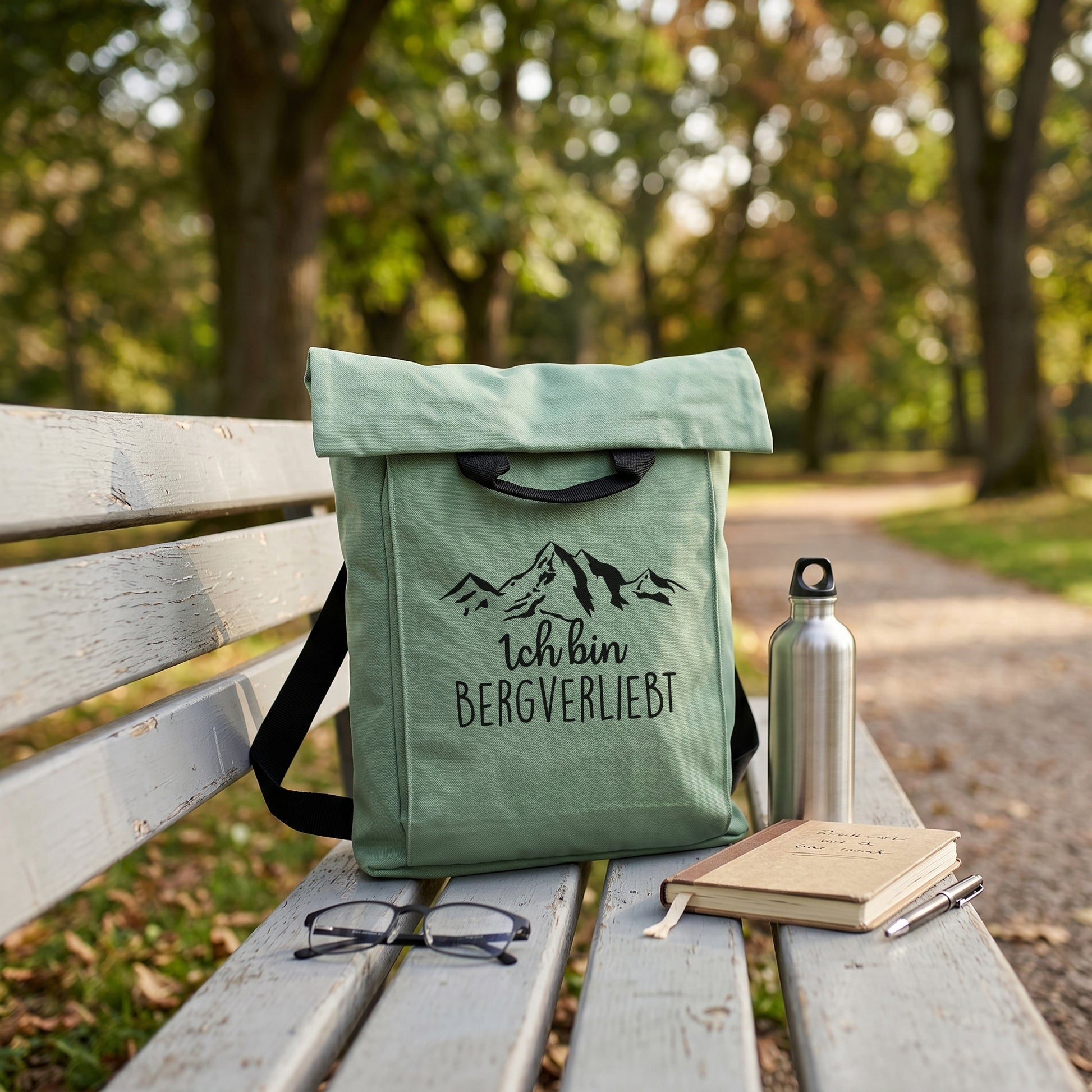 2-in-1 Rucksack & Tasche personalisiert mit Wunschtext mit Bergmotiv –