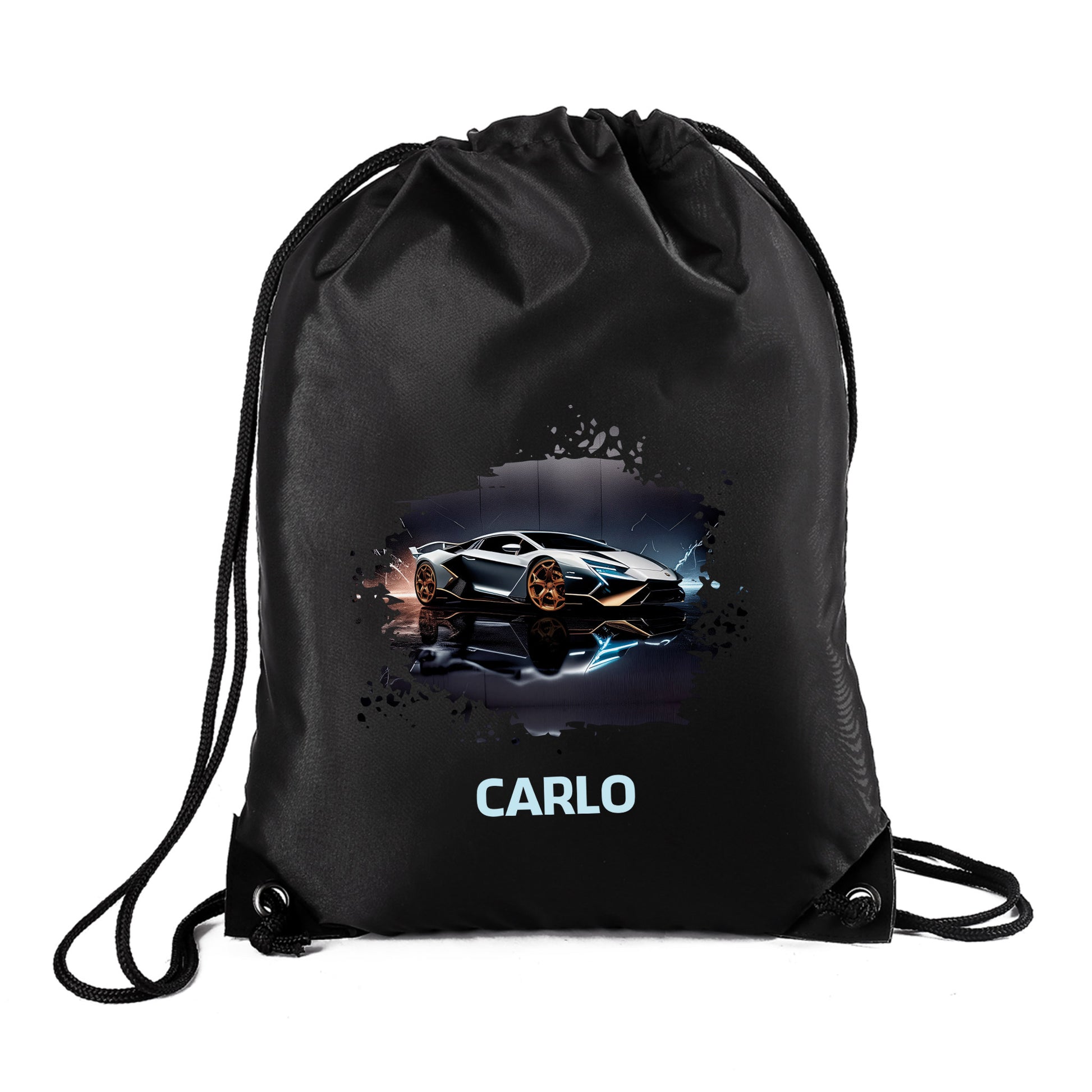 Freigestellter Sportbeutel in Schwarz mit Sportwagen-Aufdruck und Name „Carlo“