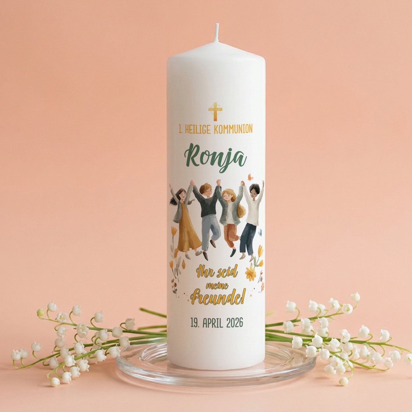 Kommunionkerze in Weiß mit Aufdruck „1. Heilige Kommunion“, personalisiert mit Name und Datum, modernes Kinder-Motiv