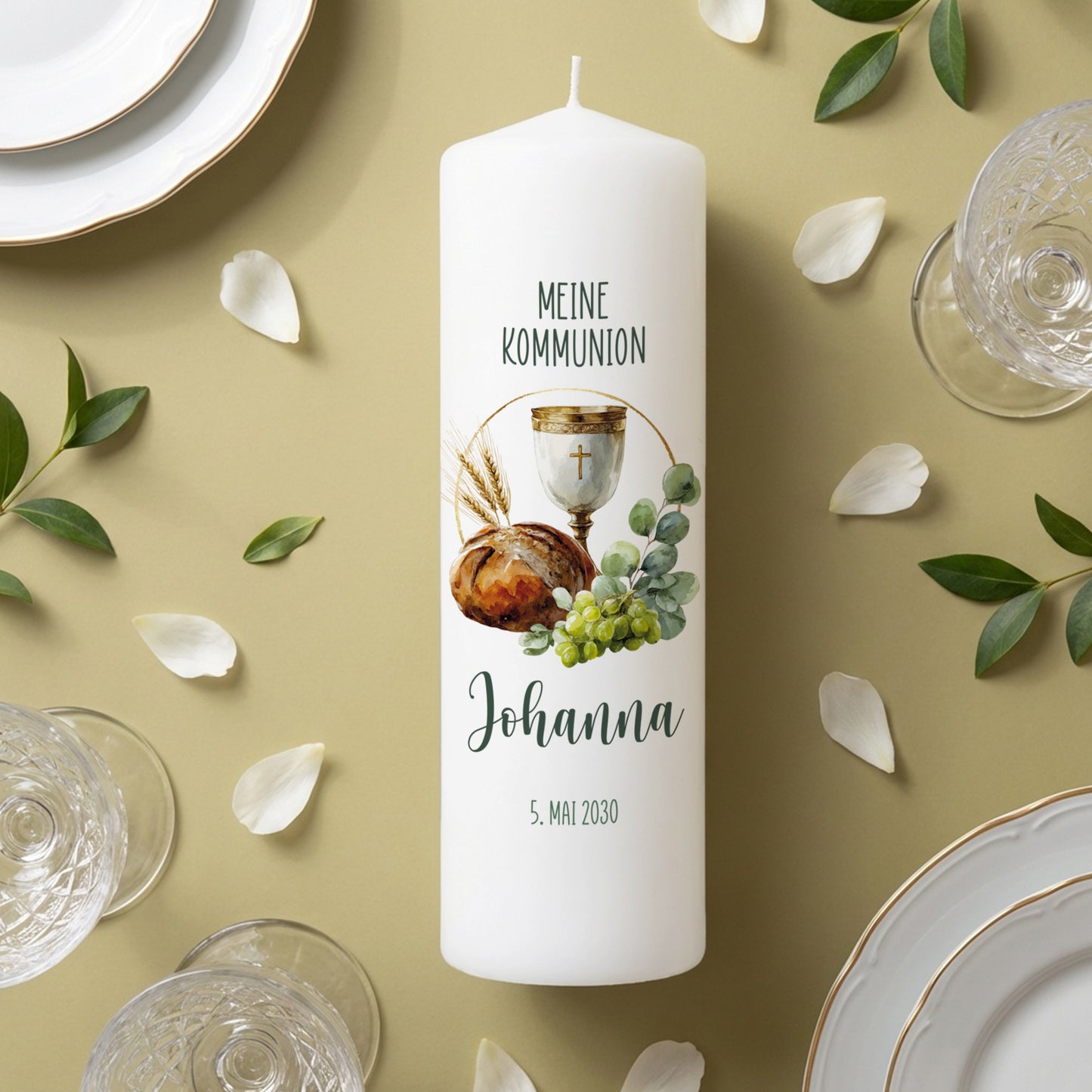 Personalisierte Kerze Größe L zur Kommunion mit Aufdruck „Meine Kommunion“, Kelch, Brot, Trauben und Eukalyptuszweig sowie Name und Datum