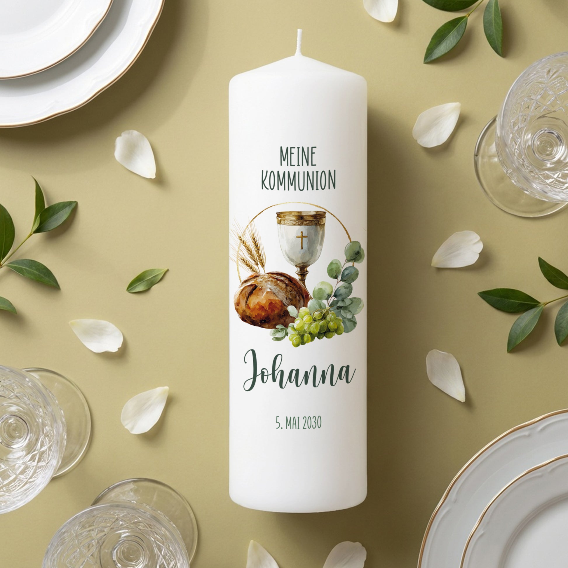 Personalisierte Kerze Größe L zur Kommunion mit Aufdruck „Meine Kommunion“, Kelch, Brot, Trauben und Eukalyptuszweig sowie Name und Datum