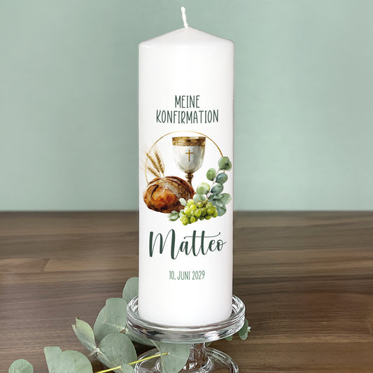 Personalisierte Kerze Größe L zur Konfirmation mit Text „Meine Konfirmation“, Motiv aus Kelch, Brot, Trauben und Eukalyptuszweig sowie Name und Datum