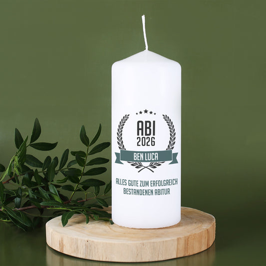 Abitur Kerze mit Name und Glückwunschtext auf Holzscheibe