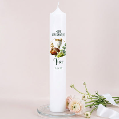 XXL Kerze zur Konfirmation in Weiß mit Schriftzug „Meine Konfirmation“, Aquarellmotiv Kelch und Brot mit Ähren und Trauben, personalisiert mit Name und Datum