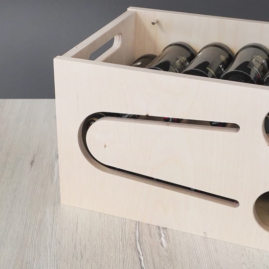 Anleitungsvideo zum Zusammenbau der Bierrutsche aus Holz personalisierbar