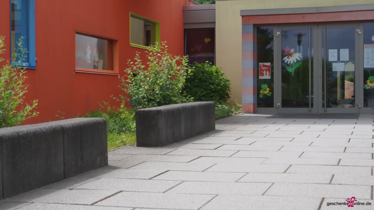 Personalisierter Kindergartenrucksack mit Namen. Video mit Taschen, waschbar und passenden Artikeln. 