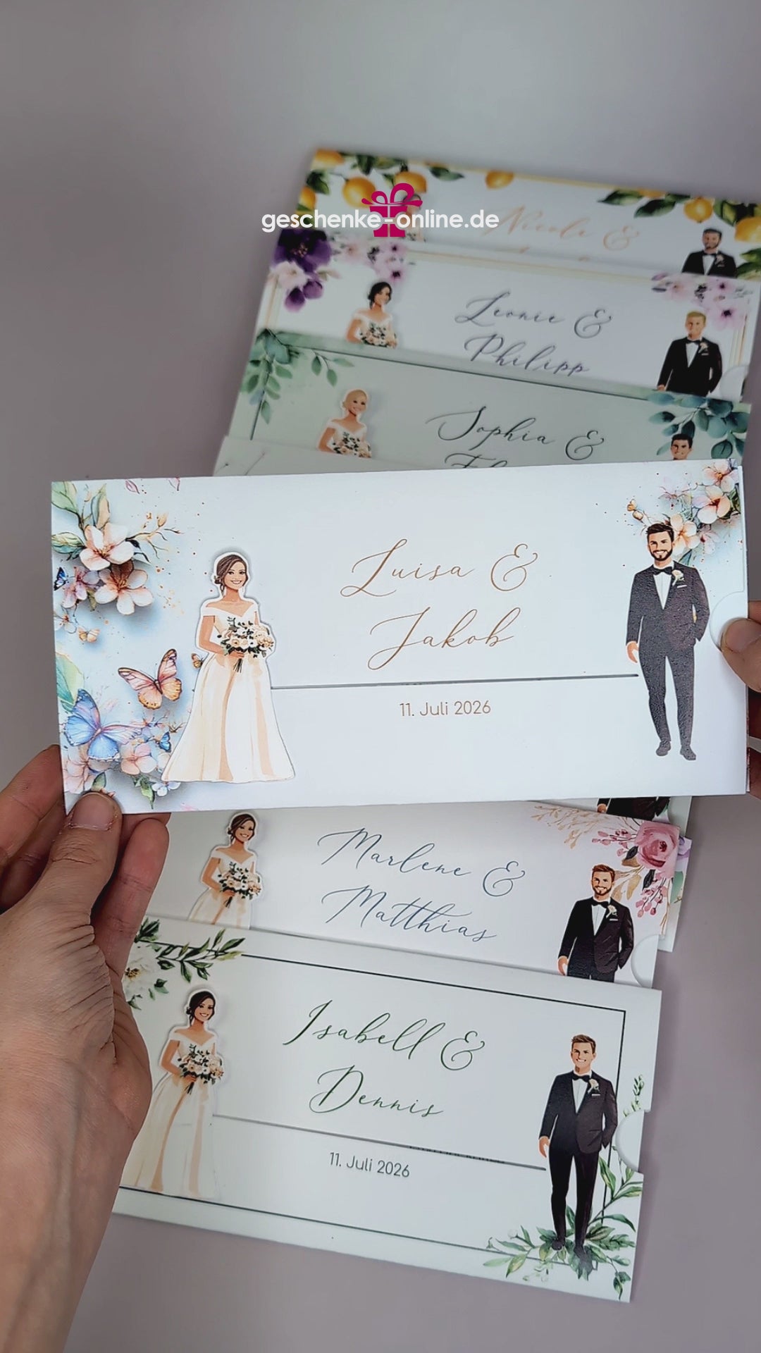 Hochzeitseinladung – Ziehkarte mit Brautpaar und Schmetterling-Motiv