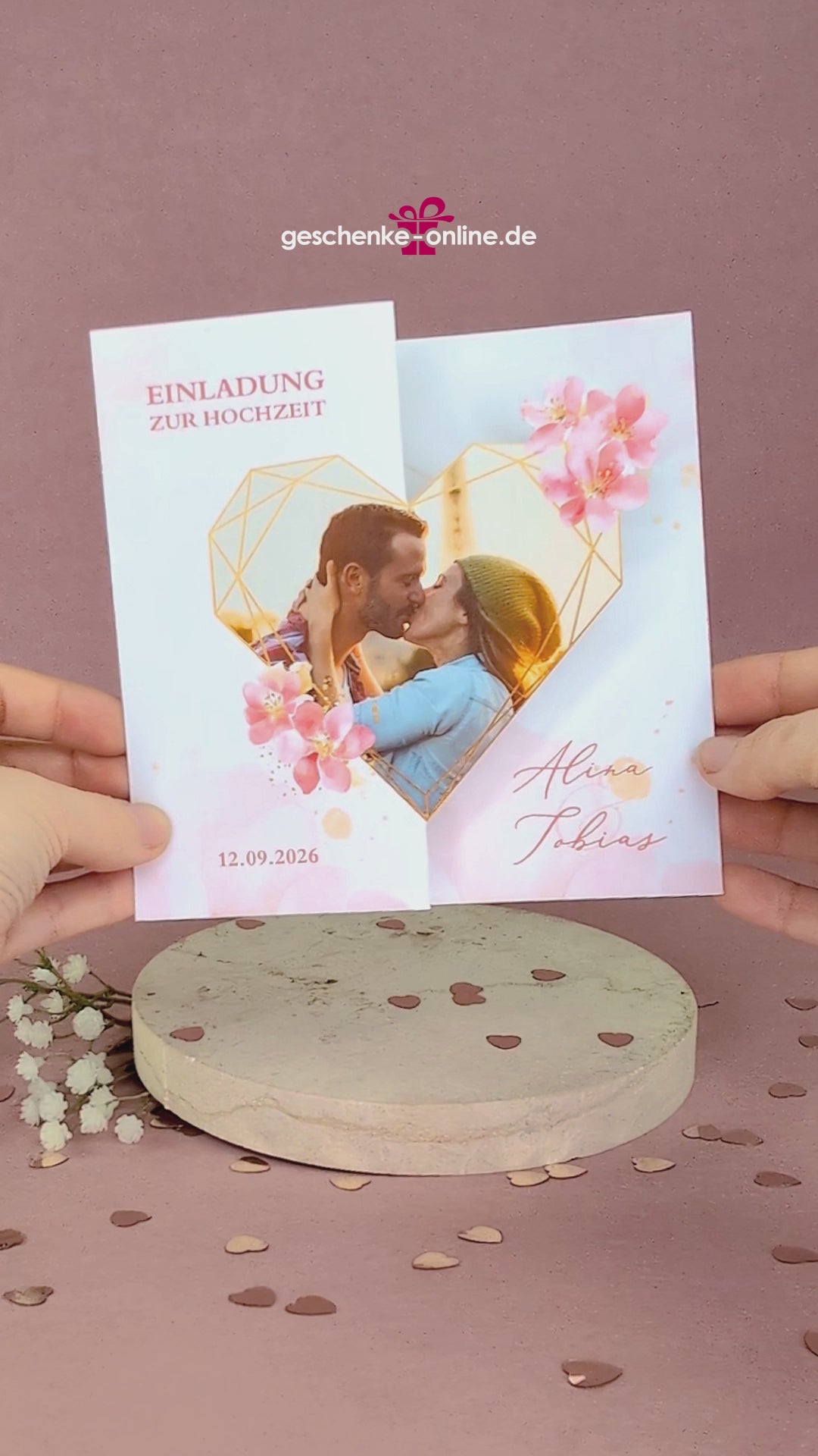 Hochzeitseinladung – Faltkarte mit Foto im Polygon-Herz